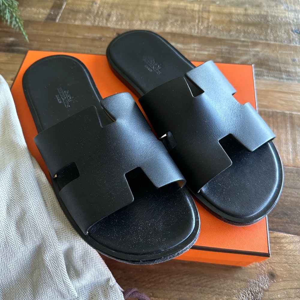 Men Hermes Izmir sandal size 41 black/black. Worn one summer season